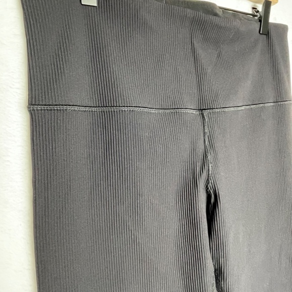 Athleta Elation Rib Tight Black Crop Sz 1X - Picture 5 of 8